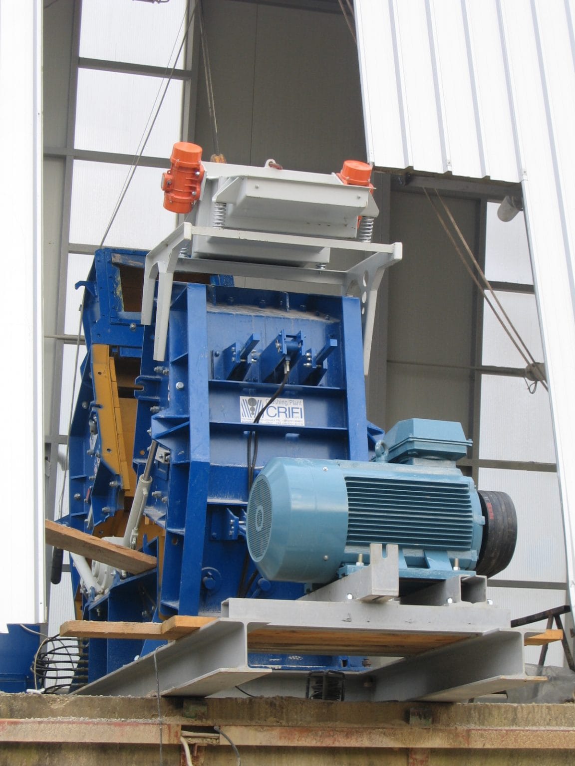 Sekundarni reverzibilni udarni drobilec CRM 800 2