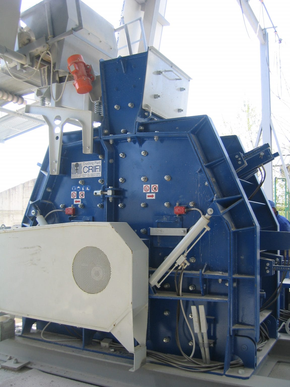 Sekundarni reverzibilni udarni drobilec CRM 800 3